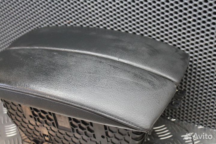 Подлокотник BMW X5 E70