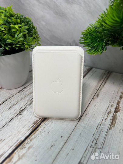 Кардхолдер Apple Leather Wallet MagSafe для iPhone