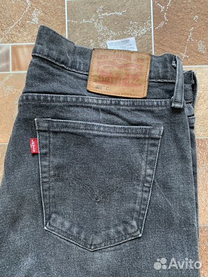 Джинсы Levis