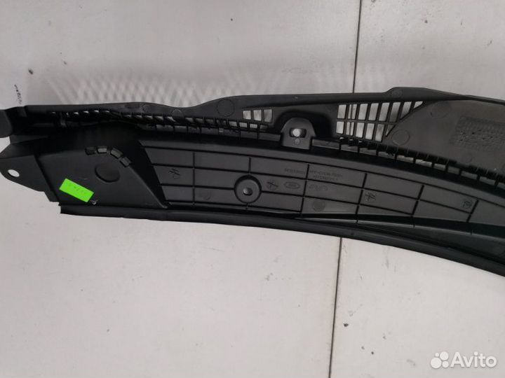 Решетка под лобовое стекло передняя левая Лада