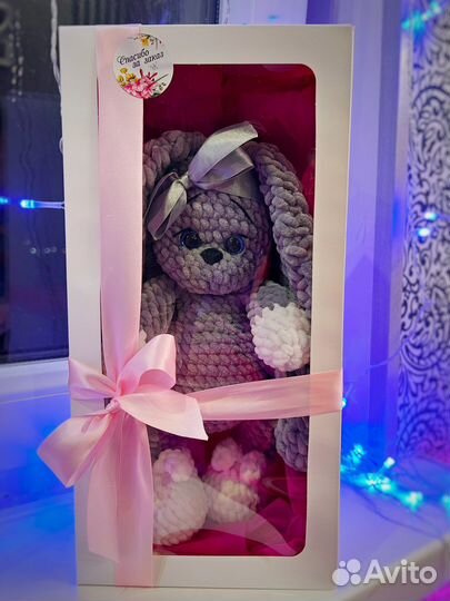 Вязаный зайка ручной работы