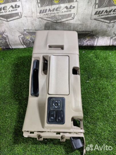 Консоль ручника Isuzu Bighorn UBS26GW 6VE1