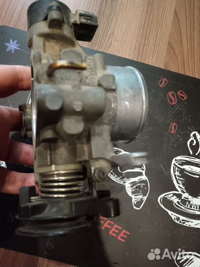 Продам дроссельную заслонку