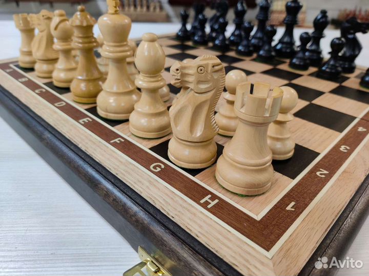 Шахматы гамбит из самшита на дубовой доске