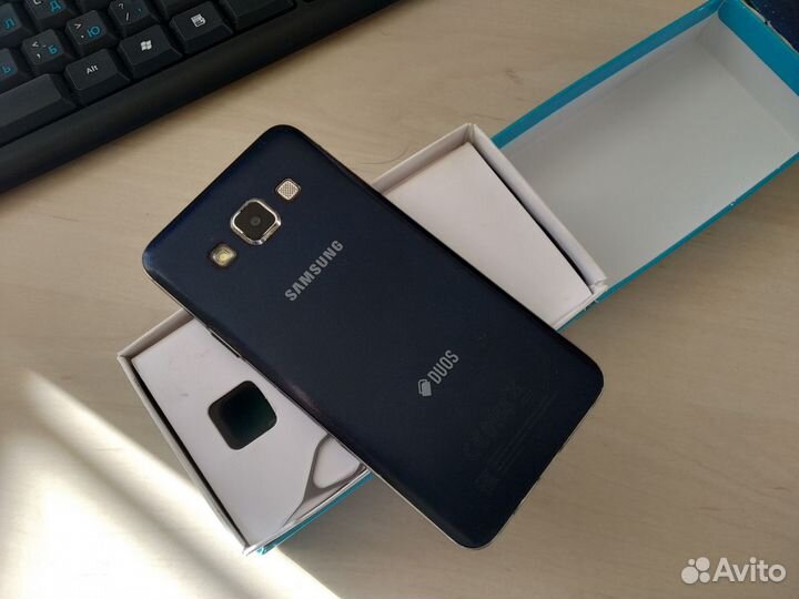 Телефон Samsung galaxy a3 2017