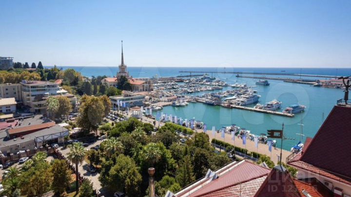 2-к. квартира, 133 м², 12/12 эт.