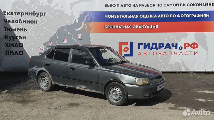 Стекло заднее Hyundai Accent (LC) 87110-25530