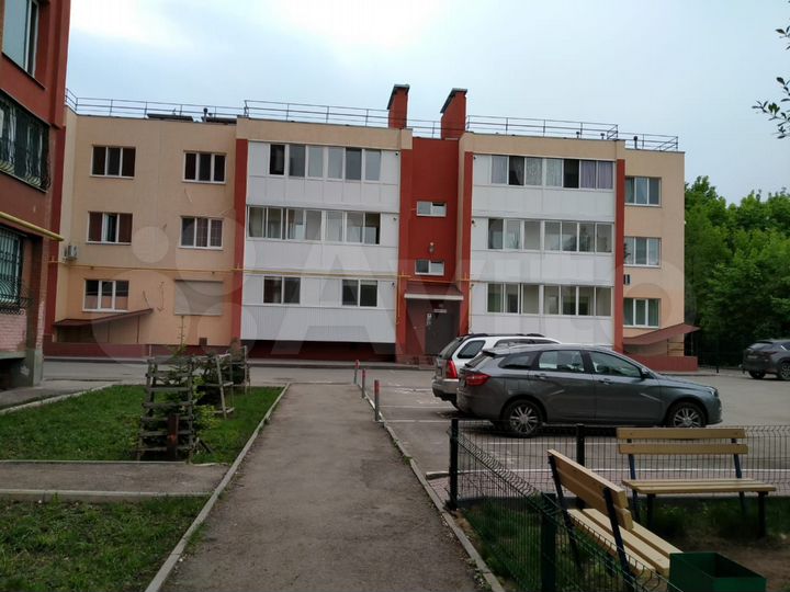 2-к. квартира, 61 м², 1/3 эт.