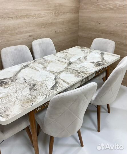 Кухонный стол и стулья комплект