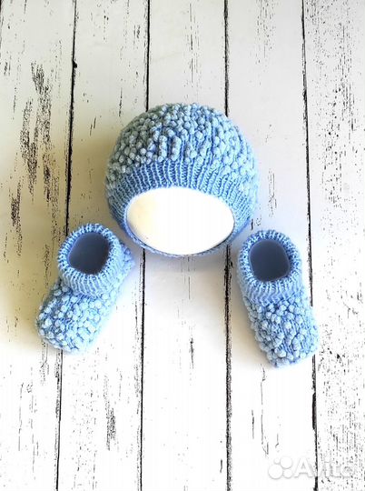 Чепчик и пинетки для малыша