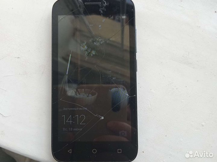 Мобильный телефон huawei
