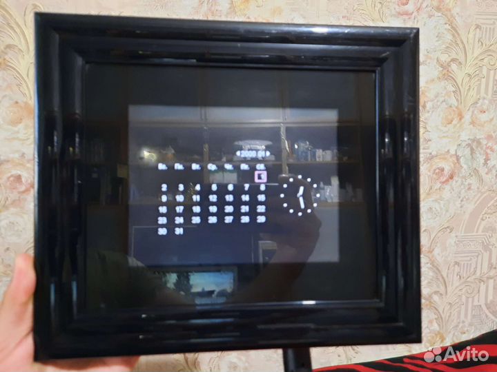 Цифровая фоторамка Toshiba Gigaframe Q81