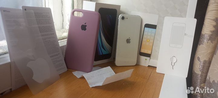 Телефон iPhone SE 2020