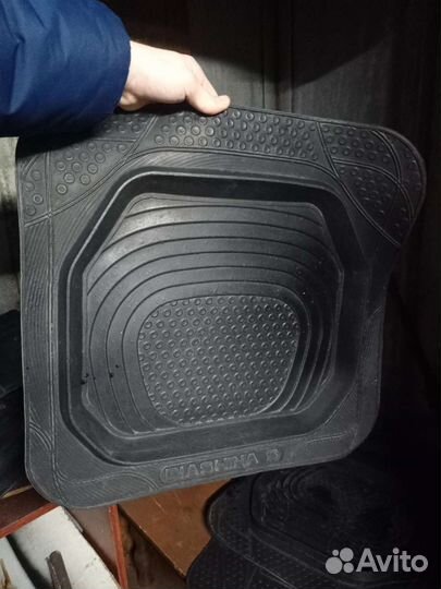 Автомобильные коврики резиновые