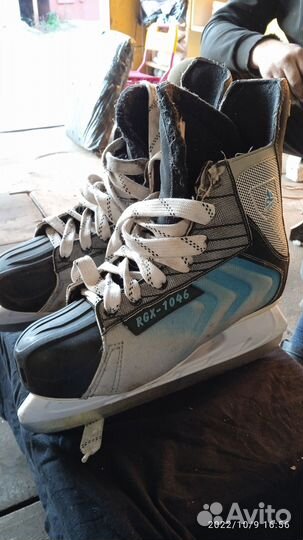 Коньки хоккейные