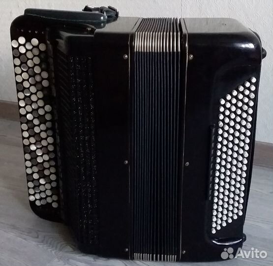 Баян Юпитер, цельнопланочный