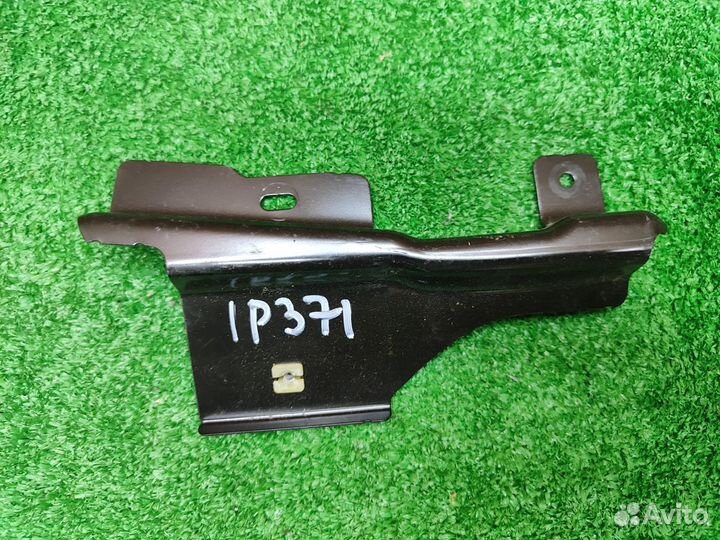 Кронштейн обшивки Volkswagen Passat B6