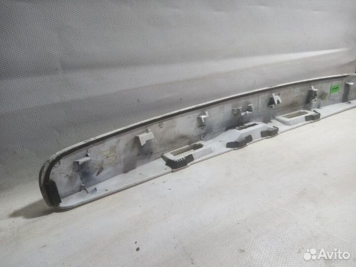 Накладка двери багажника задняя Nissan Qashqai J10