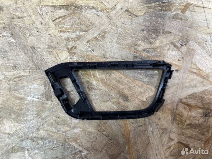 Накладка воздушного дефлектора салона правая LADA