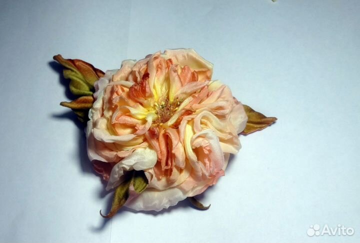 Авторские украшения из шелка для элегантных женщин