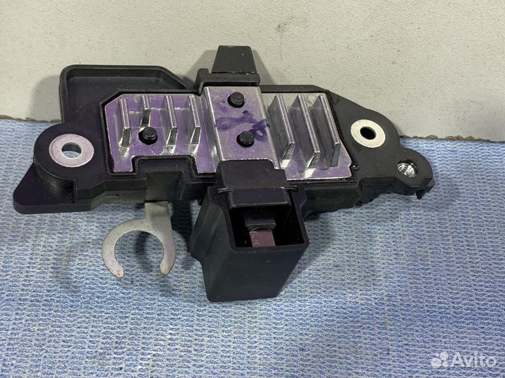 Реле генератора Щетки Renault sandero stepway 2