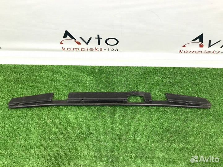 Пыльник радиатора Audi A4 B6 ASN 3.0 2004