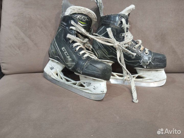 Коньки хоккейные