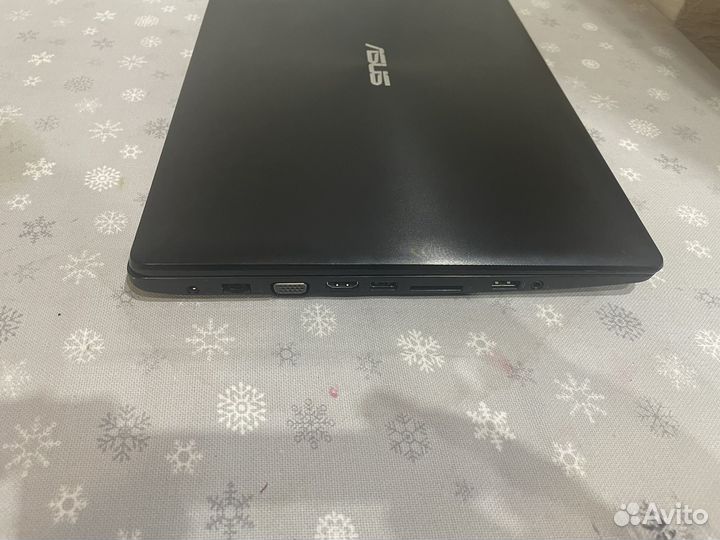 Ноутбук asus x553m