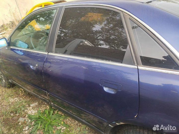 Дверь задняя левая Audi A4 2.4L 1994-2001