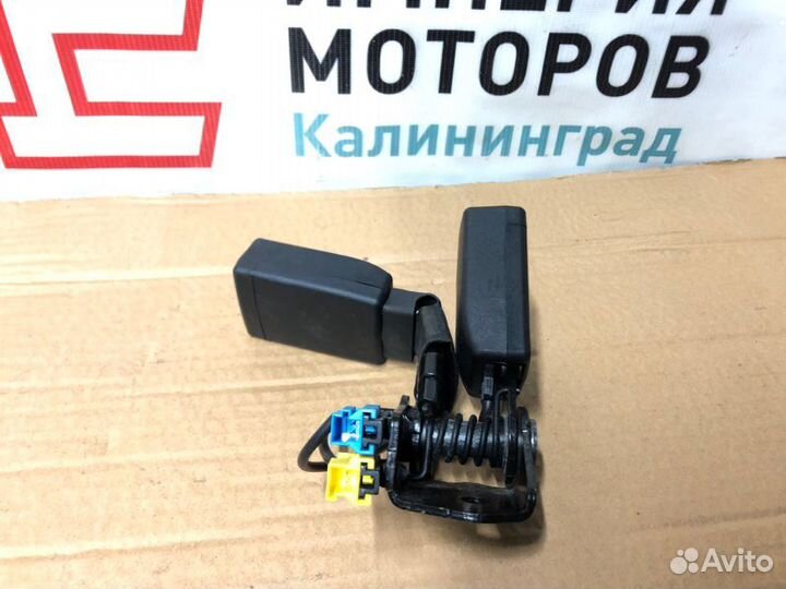 Замок ремня задний Mercedes Gla-Class X156 651.930