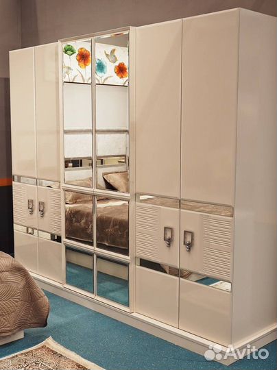 Спальный гарнитур