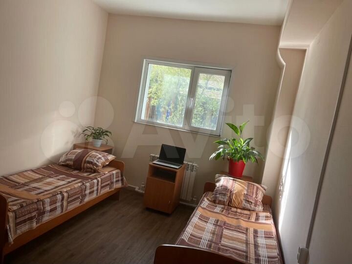 Гостиница, 1800 м²