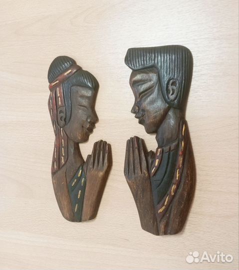 Маска настенная дерево