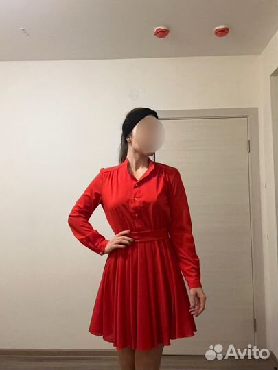 Красное платье