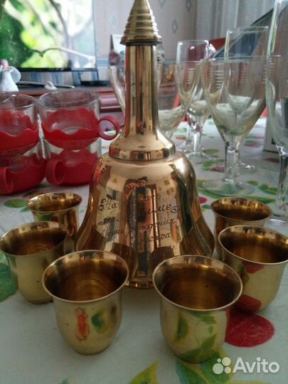 Графин с рюмками