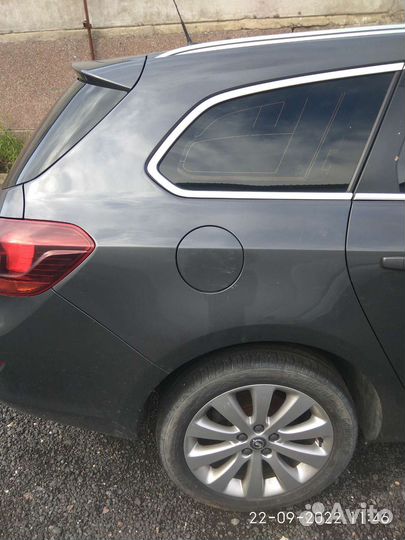 Крыло заднее правое на Опель Астра J 2014 год