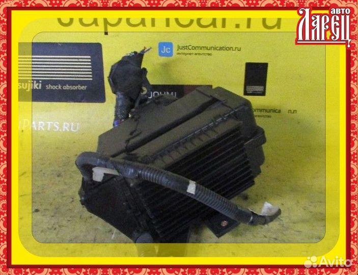 Корпус блока предохранителей Toyota Harrier