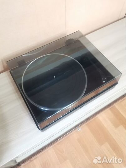 Виниловый проигрыватель