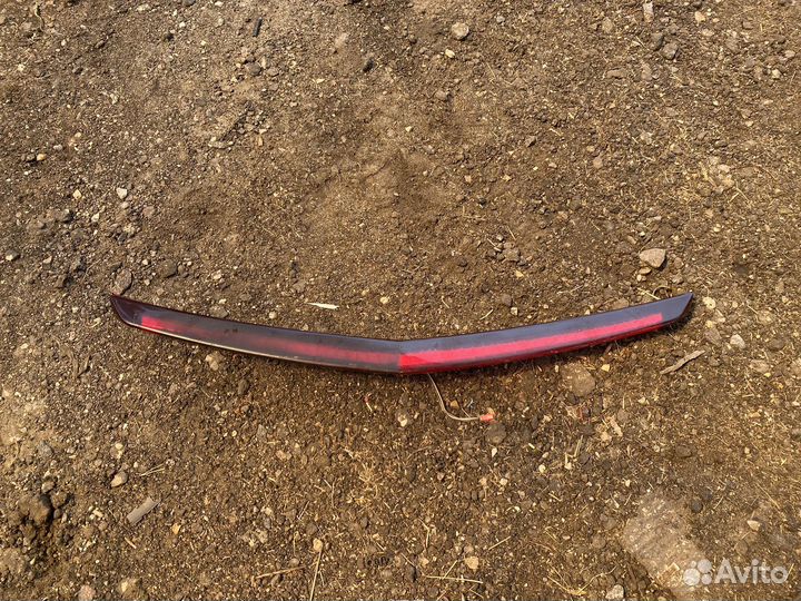 Стоп сигнал на крышку багажника на Cadillac Cts 2