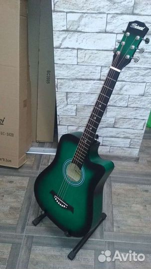 Гитара темно-зелёная