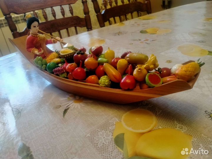 Тайская лодочка с фруктами большая