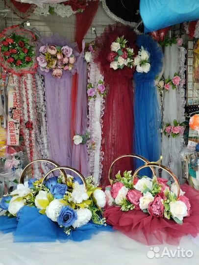 Свадебные украшения (кольца) на авто