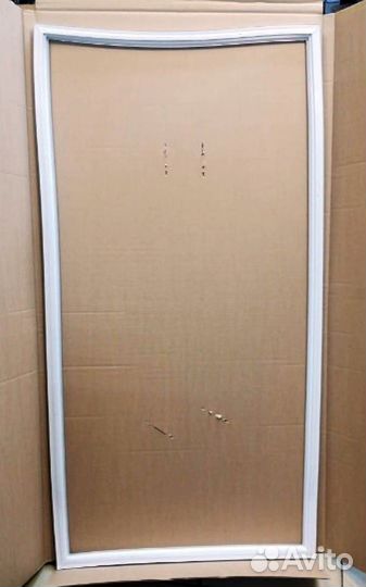 Уплотнитель двери холодильника Indesit Ariston 570