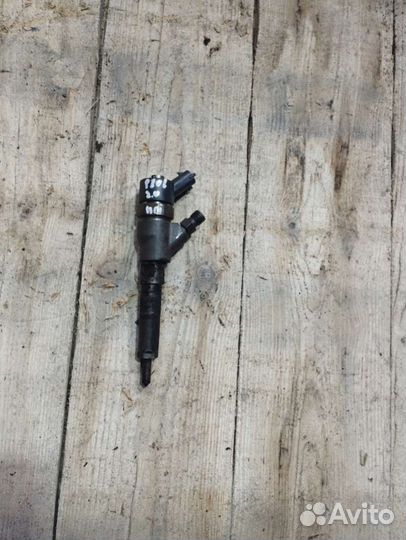 Форсунка peugeot 806 2.0 nn