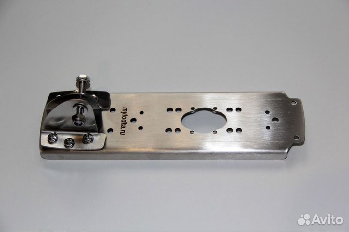 Пластина крепления датчика эхолота garmin