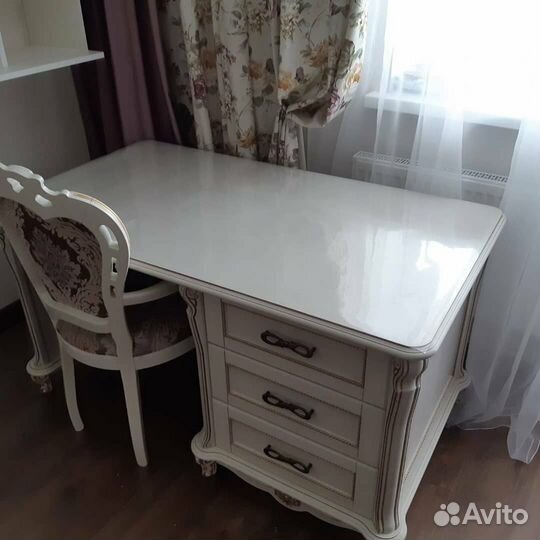 Гибкое стекло на стол по вашим размерам