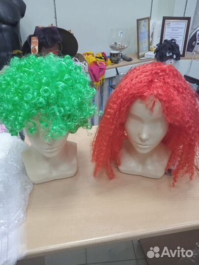 Парик цветной