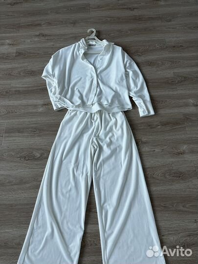 Костюм женский