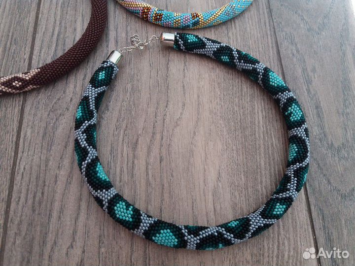 Колье,жгут из бисера Лео