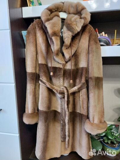 Шуба из бобрика